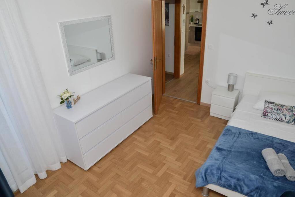 Apartment Longin Задар Экстерьер фото